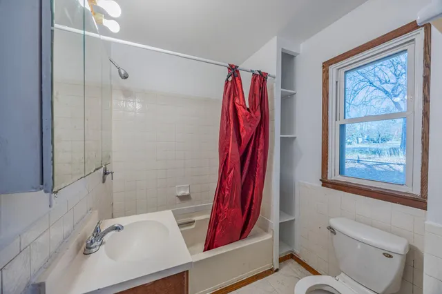 $275,000 | 3905 Reservoir Boulevard, Columbia Heights, MN 55421