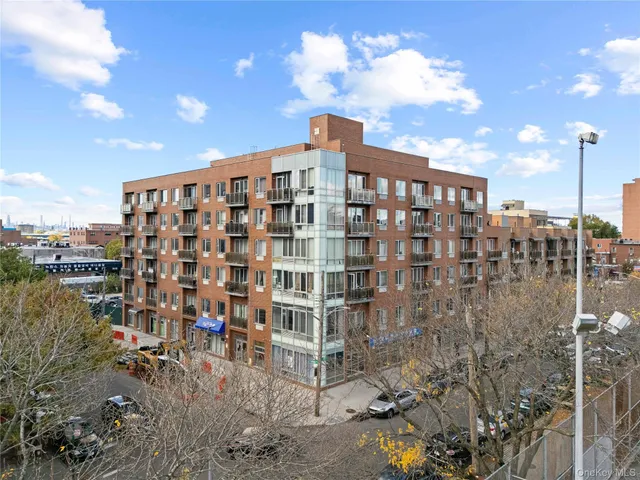 $688,000 | 136-21 Latimer Place, Unit 5H | Flushing