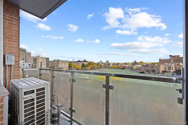 $688,000 | 136-21 Latimer Place, Unit 5H | Flushing