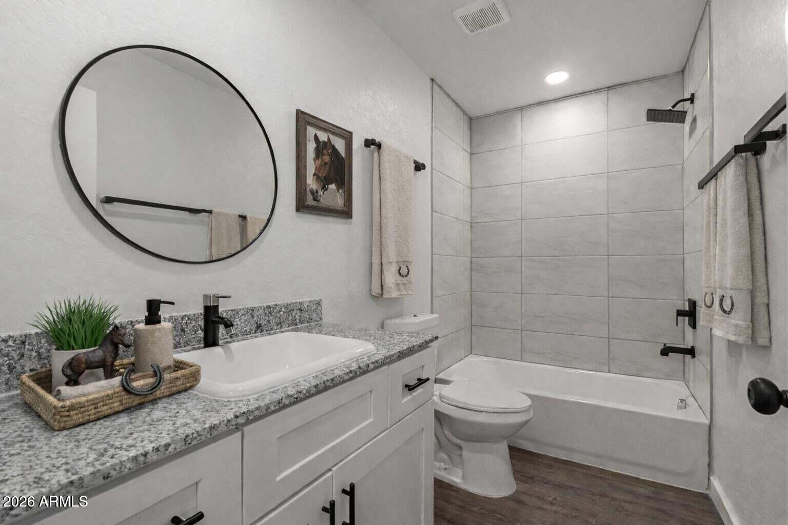 2210 East Alta Vista Road Phoenix, AZ 85042 - Photo 8 of 13