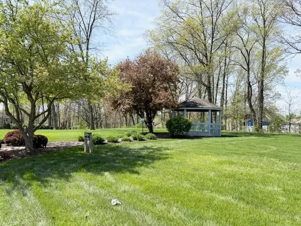$2,325 | 1239 Fox Hollow Drive, Chesterton, IN 46304