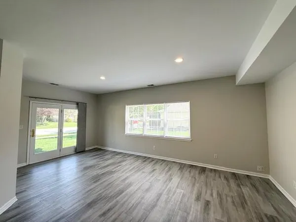 $2,325 | 1239 Fox Hollow Drive, Chesterton, IN 46304