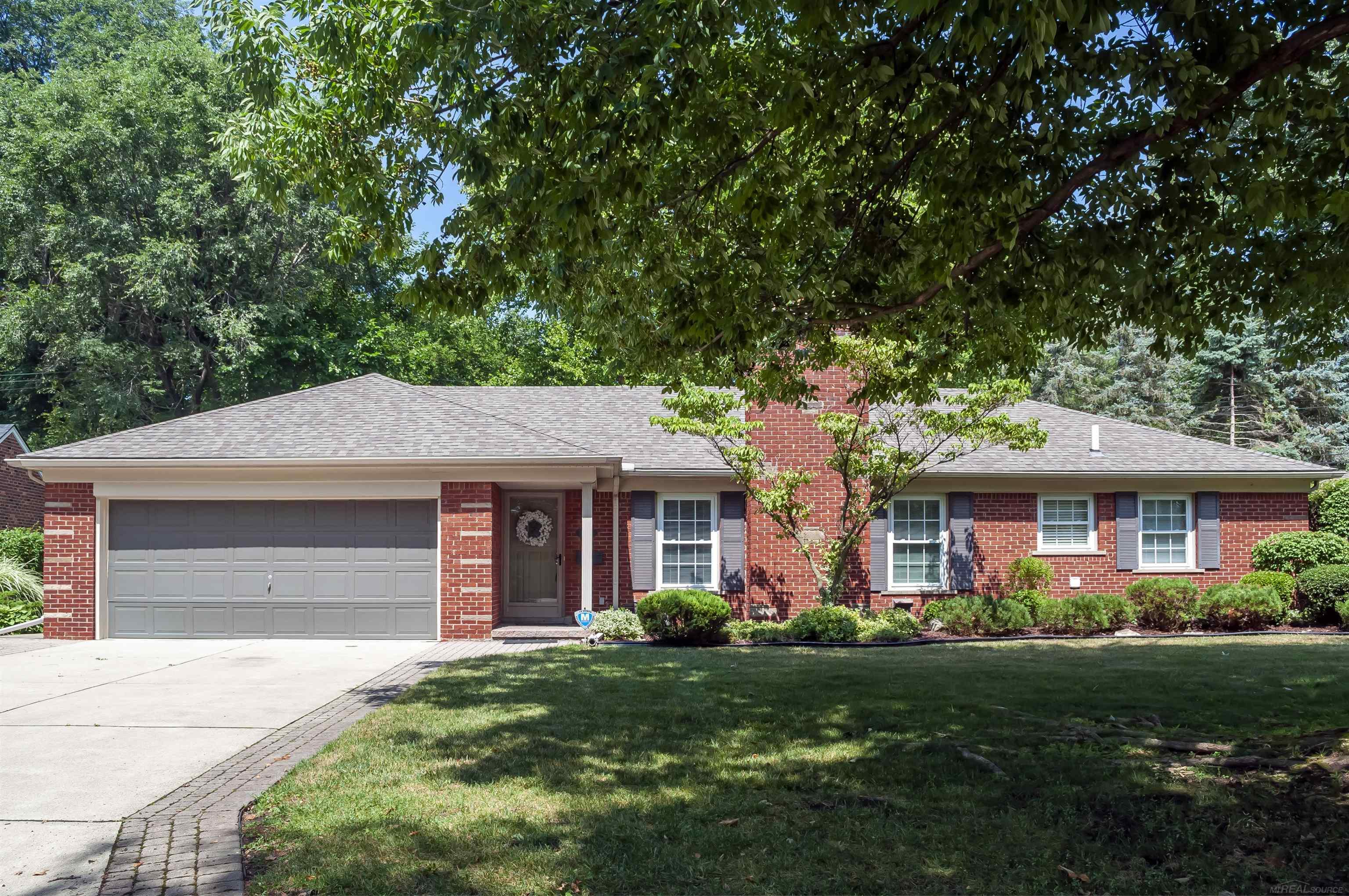 880 Shoreham Road Grosse Pointe Woods, MI 48236 - Photo 1 of 46