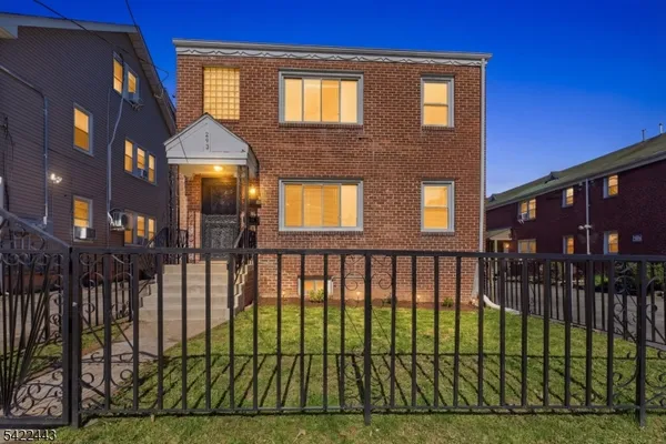 $2,500 | 293 North Center Street, Orange, NJ 07050