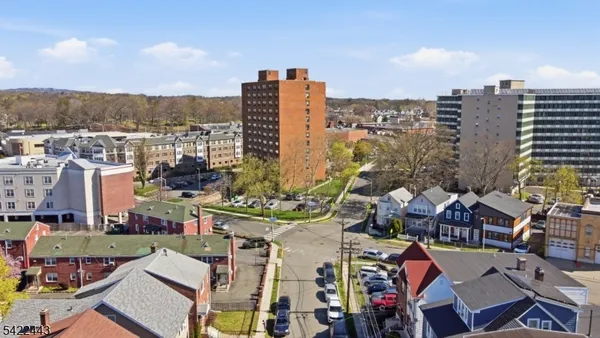 $2,500 | 293 North Center Street, Orange, NJ 07050