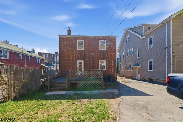 $2,500 | 293 North Center Street, Orange, NJ 07050