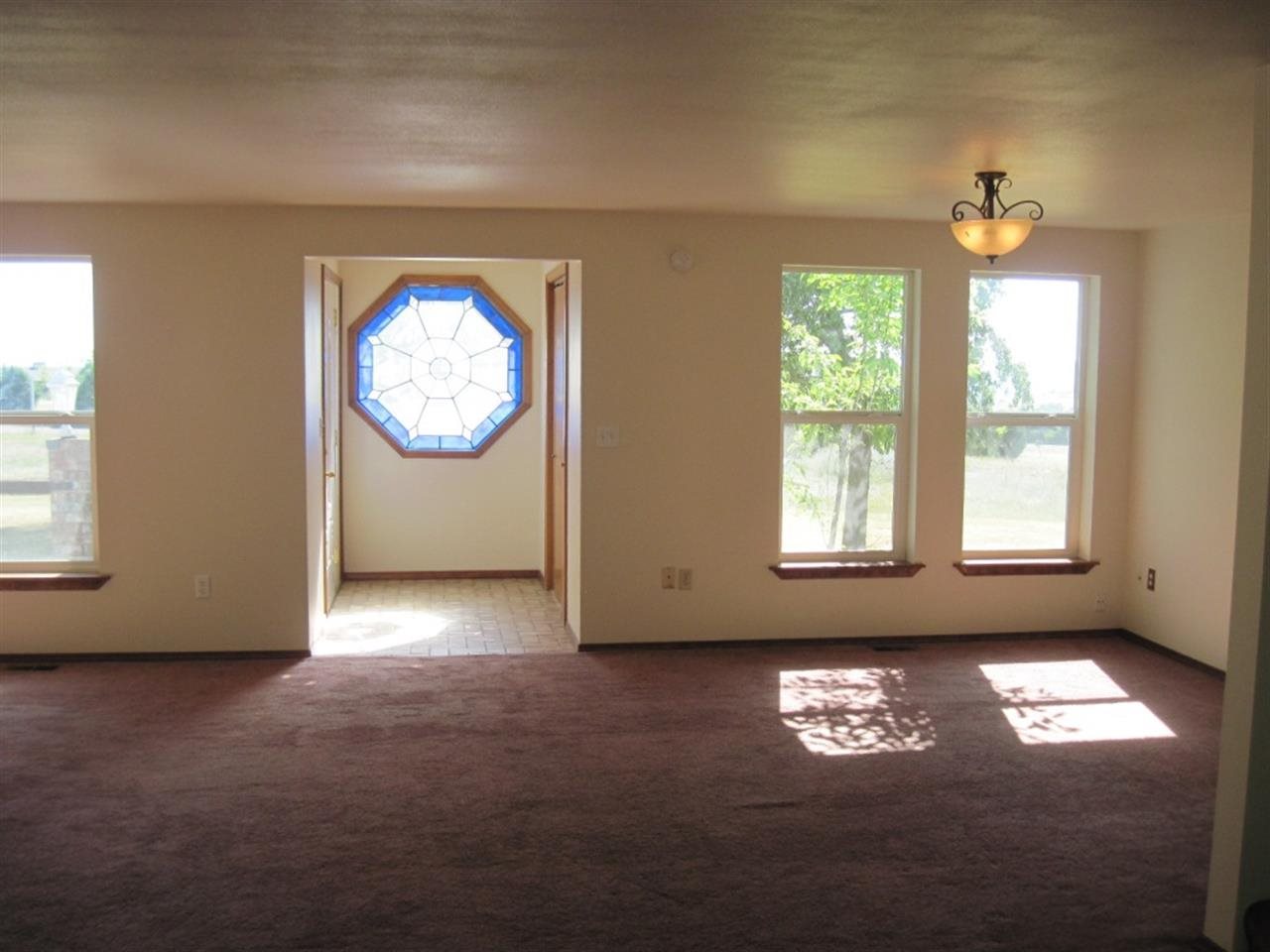 4717 East Orchard Prairie Road Spokane, WA 99217 - Photo 2 of 17