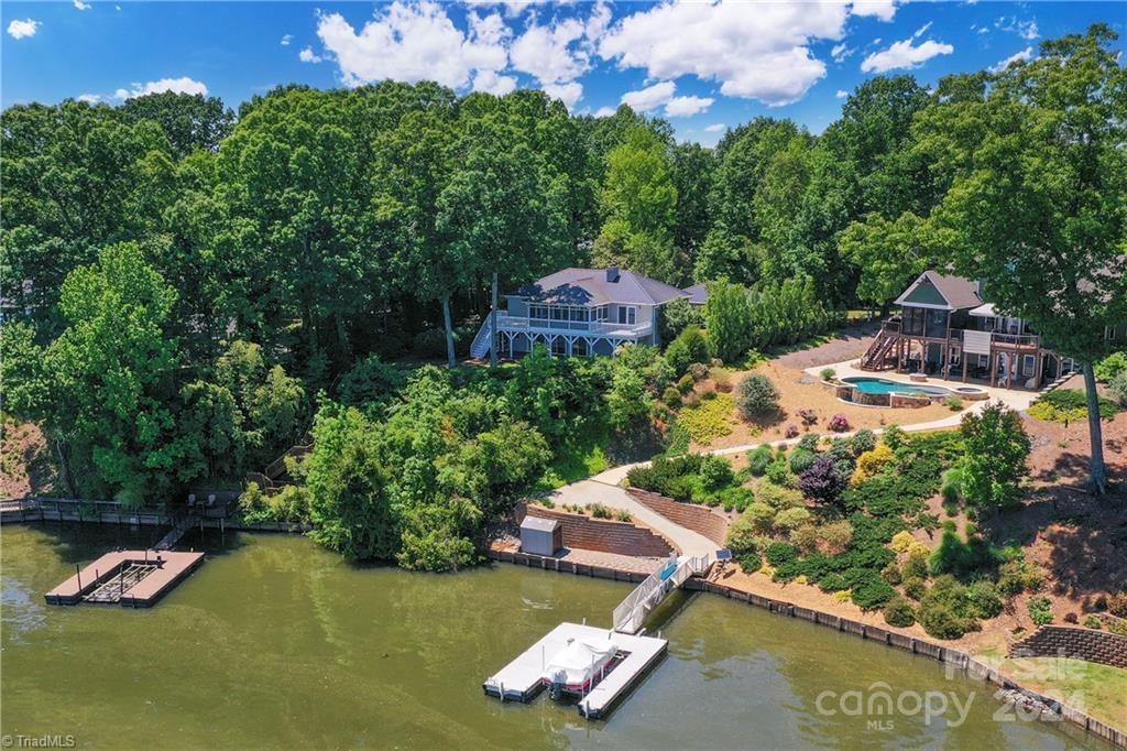 127 Rabbit Run Lexington, NC 27292 - Photo 5 of 48 Gallery Image 5