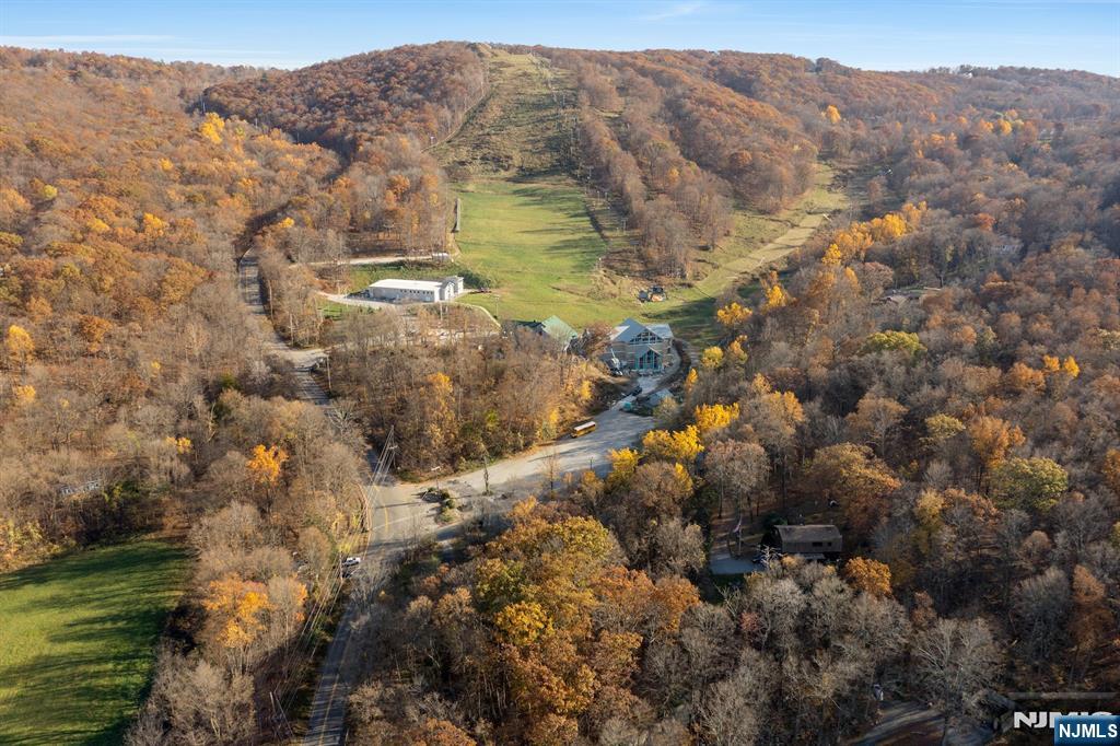 12 Breakneck Road Vernon, NJ 07462 - Photo 1 of 17 a view of a city