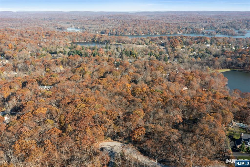12 Breakneck Road Vernon, NJ 07462 - Photo 5 of 17 a view of a city