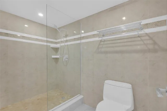 $819,000 | 1010 South Ocean Boulevard, Unit 1704, Pompano Beach, FL 33062