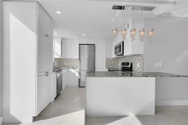 $819,000 | 1010 South Ocean Boulevard, Unit 1704, Pompano Beach, FL 33062