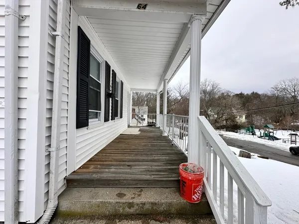$4,250 | 64 Cedar Street, Unit 2, Wellesley, MA 02481