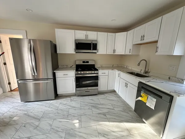 $4,250 | 64 Cedar Street, Unit 2, Wellesley, MA 02481