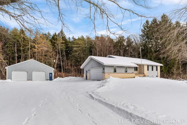 $427,500 | 4185 24th Street, Dorr, MI 49323