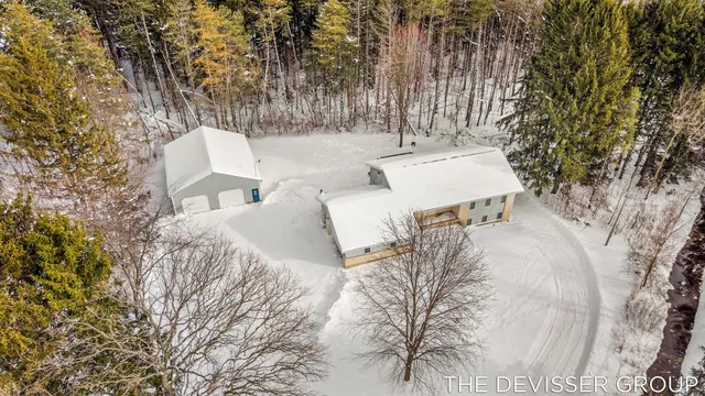 $425,000 | 4185 24th Street, Dorr, MI 49323