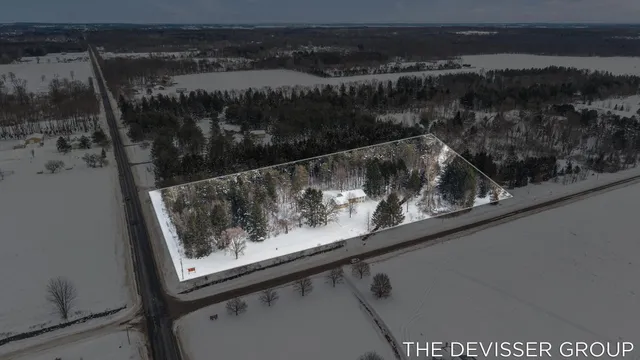 $425,000 | 4185 24th Street, Dorr, MI 49323