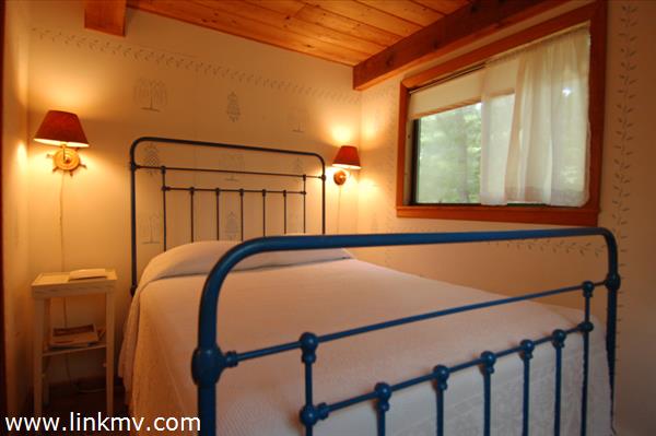 36 Stonebridge Road Vineyard Haven, MA 02568 - Photo 11 of 13 Gallery Image 11