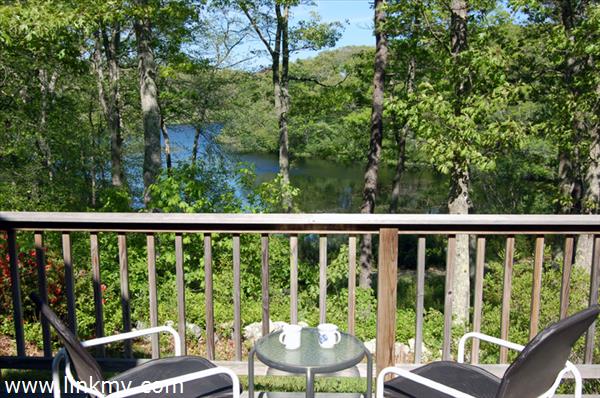 36 Stonebridge Road Vineyard Haven, MA 02568 - Photo 3 of 13 Gallery Image 3