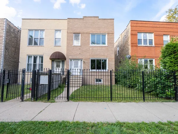 $630,000 | 3306 West Le Moyne Street, Chicago, IL 60651