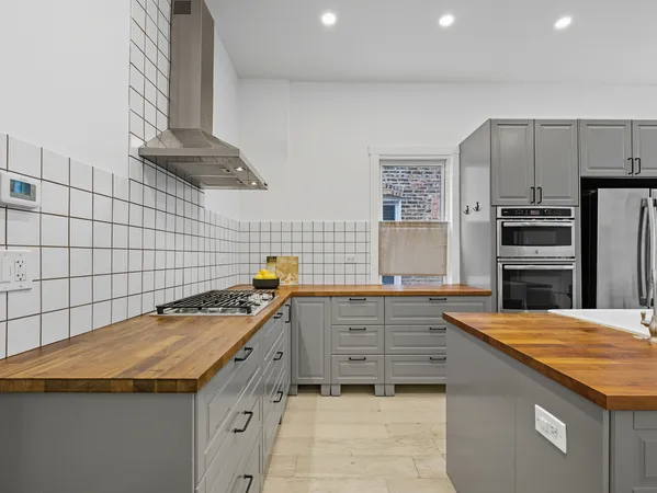 $630,000 | 3306 West Le Moyne Street, Chicago, IL 60651