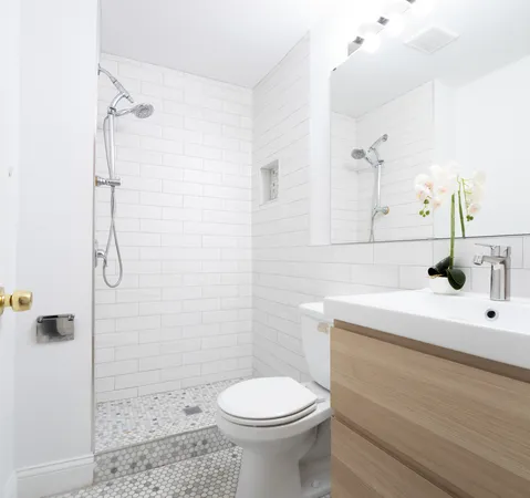 $630,000 | 3306 West Le Moyne Street, Chicago, IL 60651