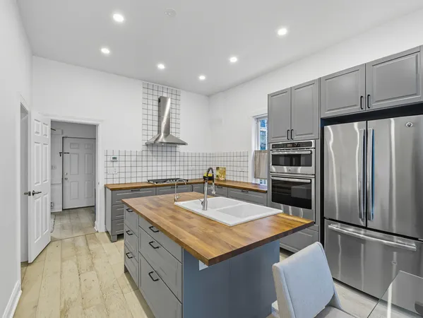 $630,000 | 3306 West Le Moyne Street, Chicago, IL 60651