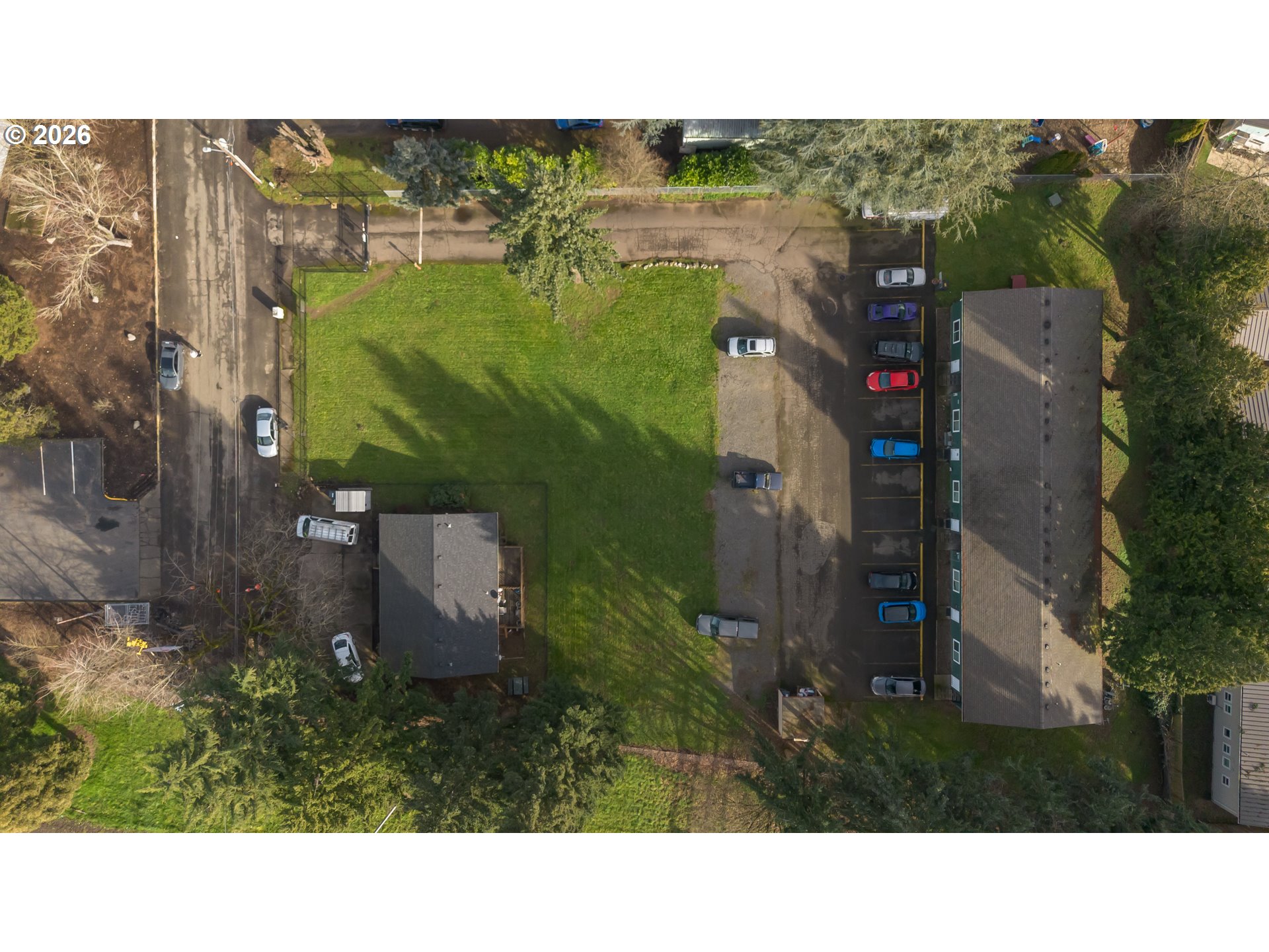 8856 Southeast Jannsen Road Clackamas, OR 97015 - Photo 7 of 28 a black and white photo of a house