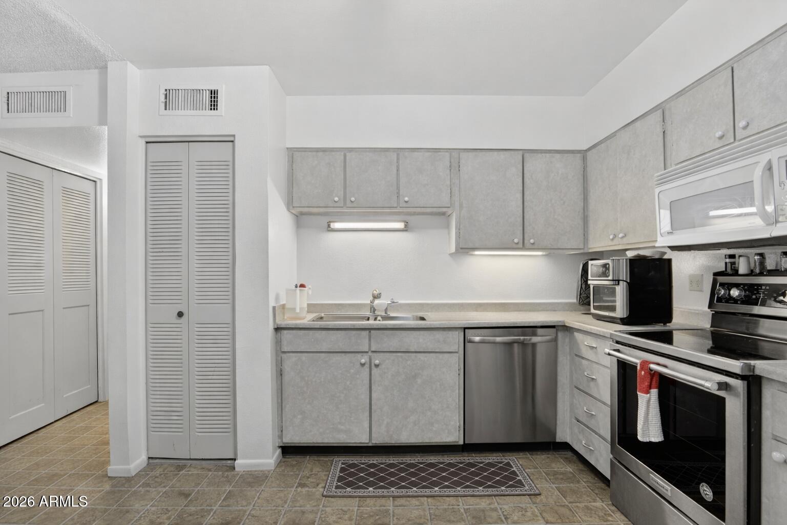 720 South Dobson Road, Unit 36 Mesa, AZ 85202 - Photo 3 of 7 720 S Dobson Road 36