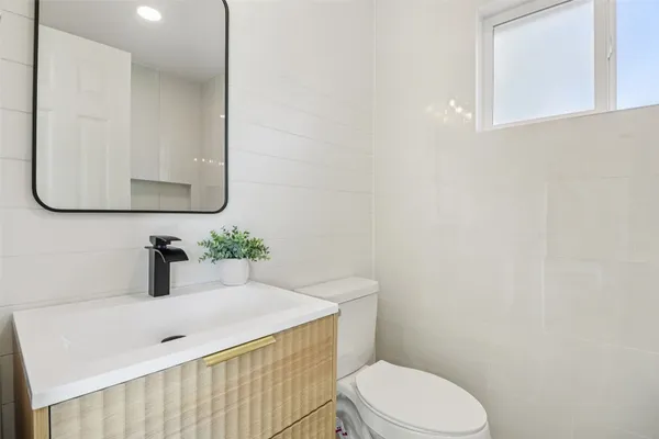 $299,700 | 2019 Magnolia Drive, La Marque, TX 77568