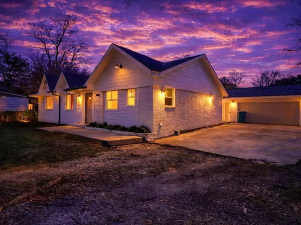 $299,700 | 2019 Magnolia Drive, La Marque, TX 77568