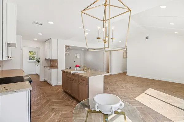 $299,700 | 2019 Magnolia Drive, La Marque, TX 77568