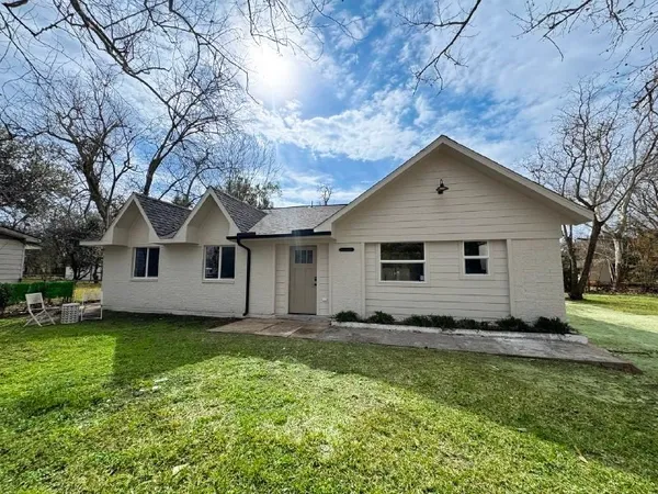 $299,700 | 2019 Magnolia Drive, La Marque, TX 77568