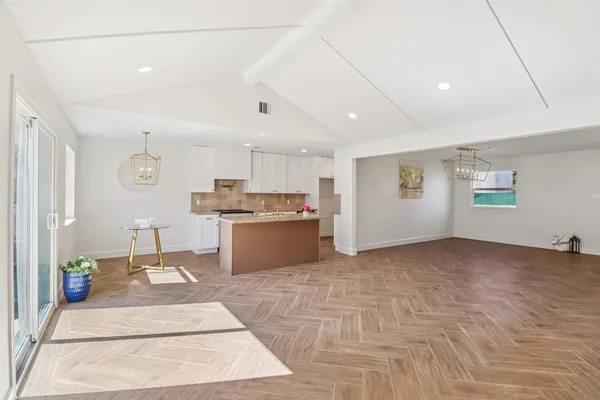 $299,700 | 2019 Magnolia Drive, La Marque, TX 77568