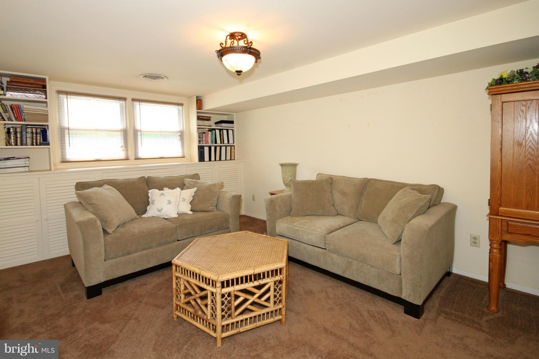 6012 Loretto Street Springfield, VA 22150 - Photo 13 of 29 Family Room