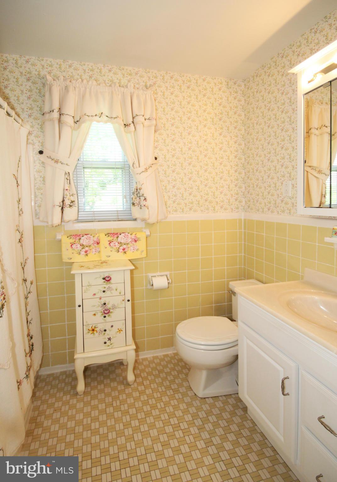 6012 Loretto Street Springfield, VA 22150 - Photo 18 of 29 Bath