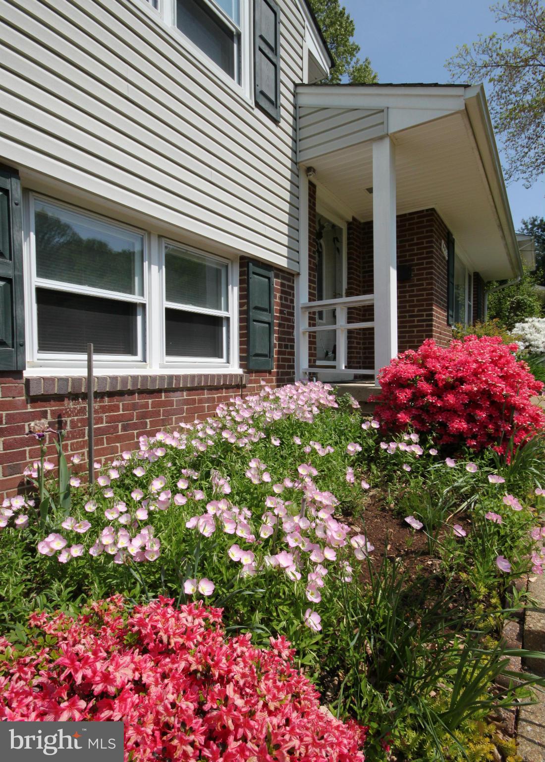 6012 Loretto Street Springfield, VA 22150 - Photo 3 of 29 Exterior (Front)