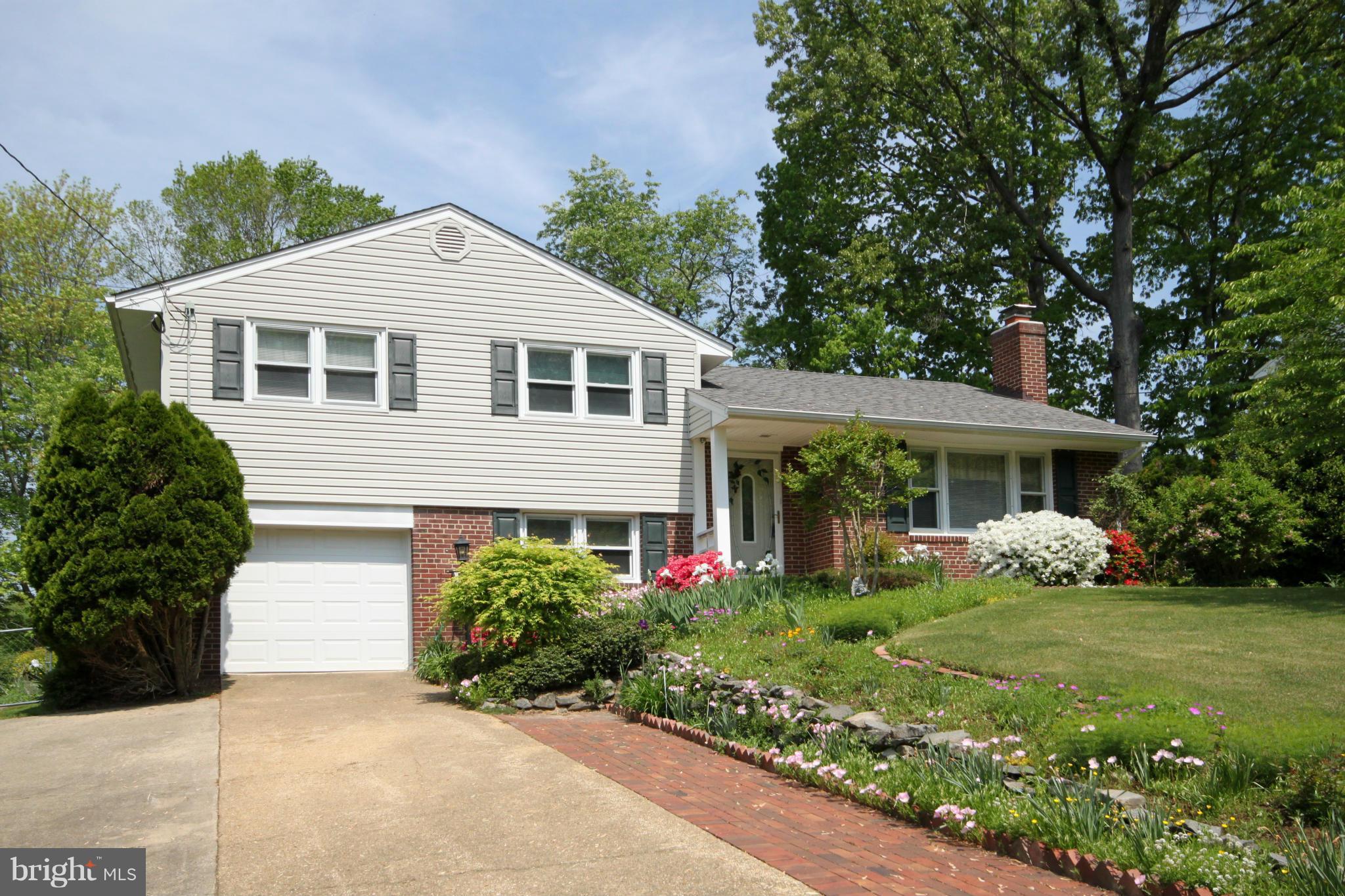 6012 Loretto Street Springfield, VA 22150 - Photo 25 of 29 Exterior (Front)