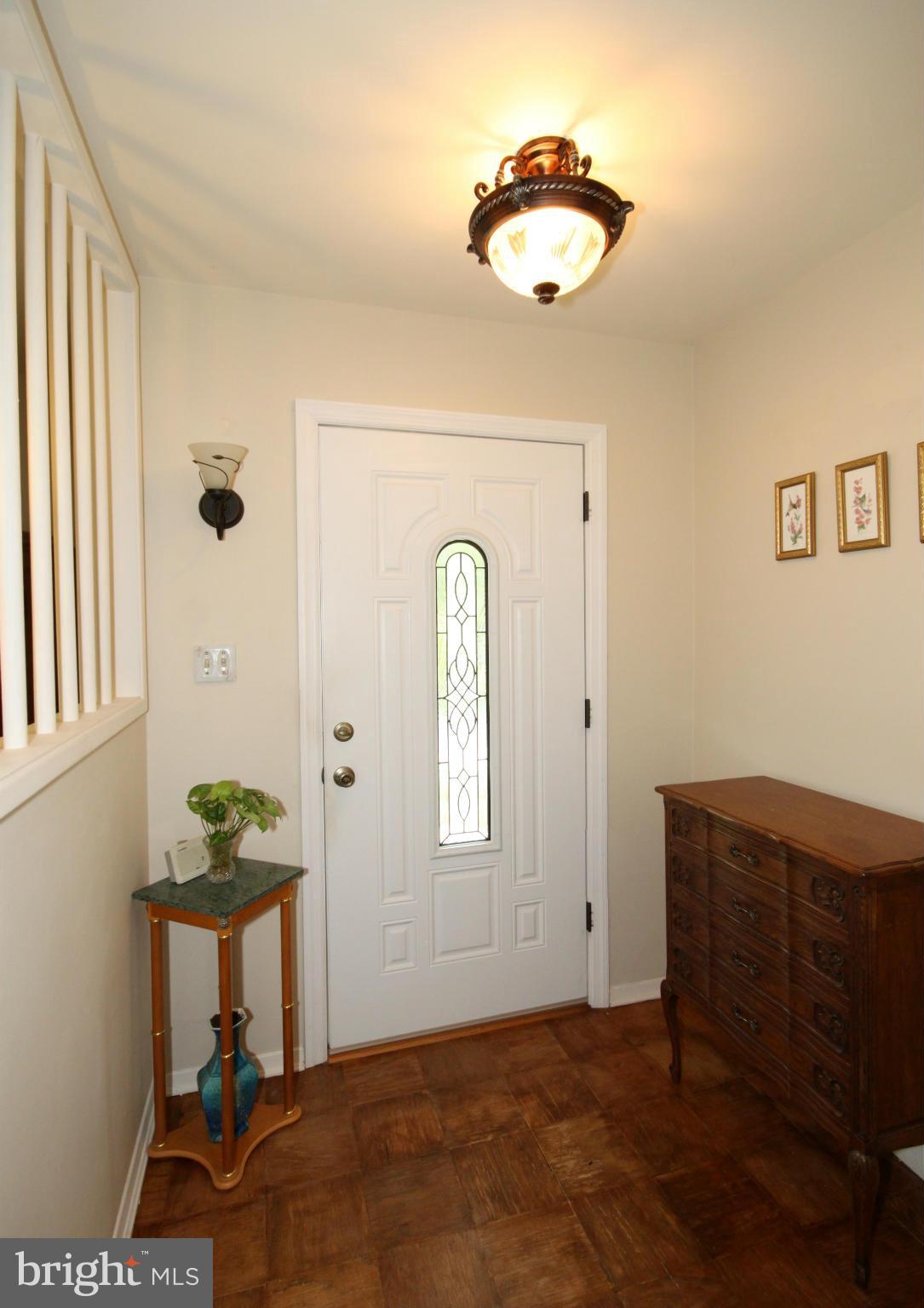 6012 Loretto Street Springfield, VA 22150 - Photo 5 of 29 Interior (General)