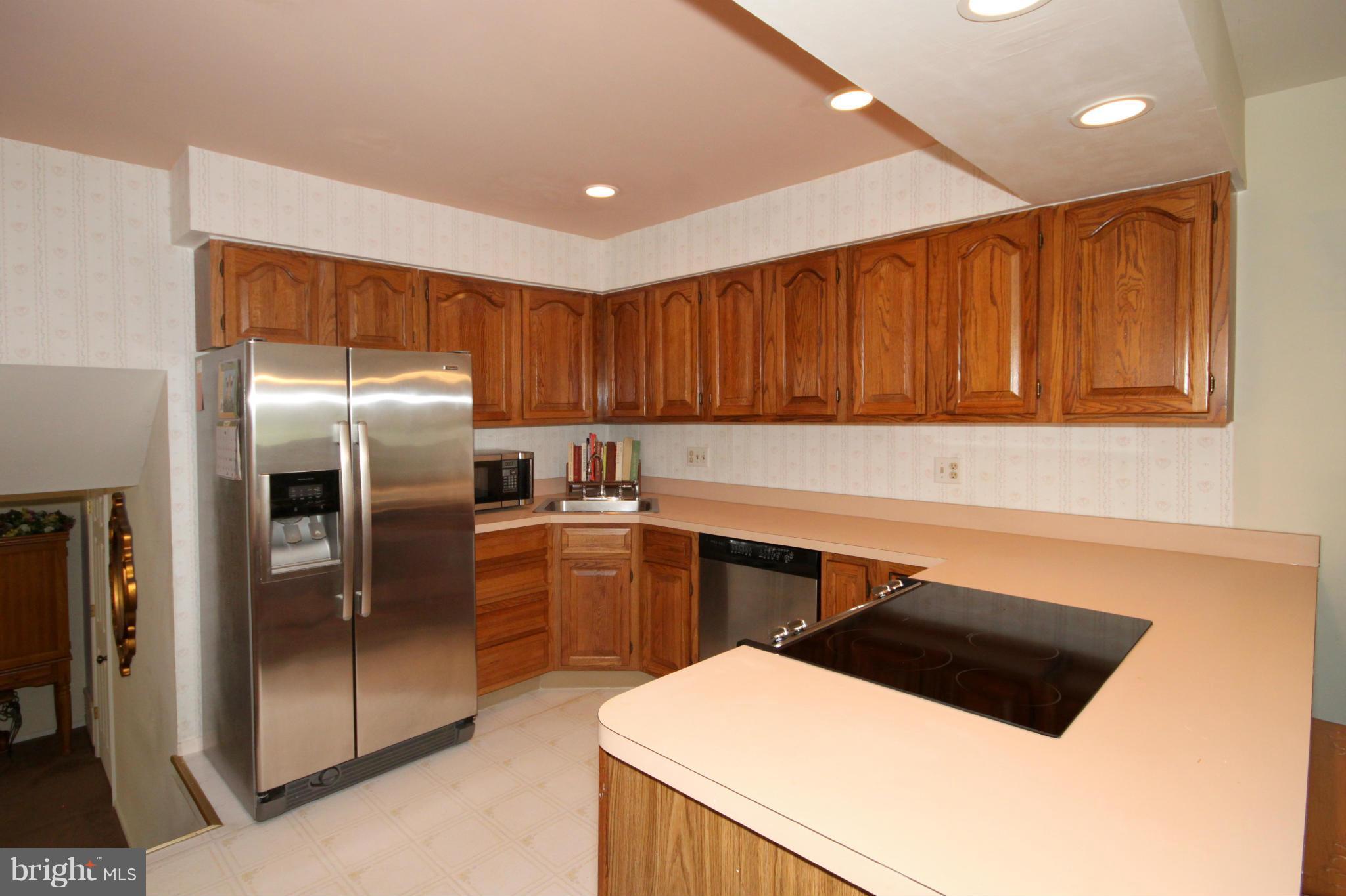 6012 Loretto Street Springfield, VA 22150 - Photo 10 of 29 Kitchen