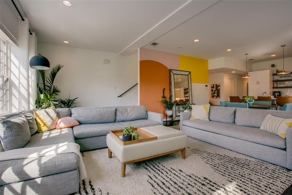 603 Finley Court Dallas, TX 75208 - Photo 19 of 40 a living room with furniture and wooden floor