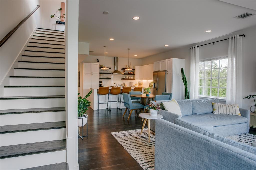 603 Finley Court Dallas, TX 75208 - Photo 22 of 40 a living room with furniture and wooden floor