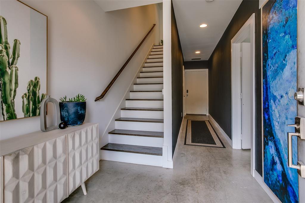 603 Finley Court Dallas, TX 75208 - Photo 3 of 40 a view of entryway with stairs