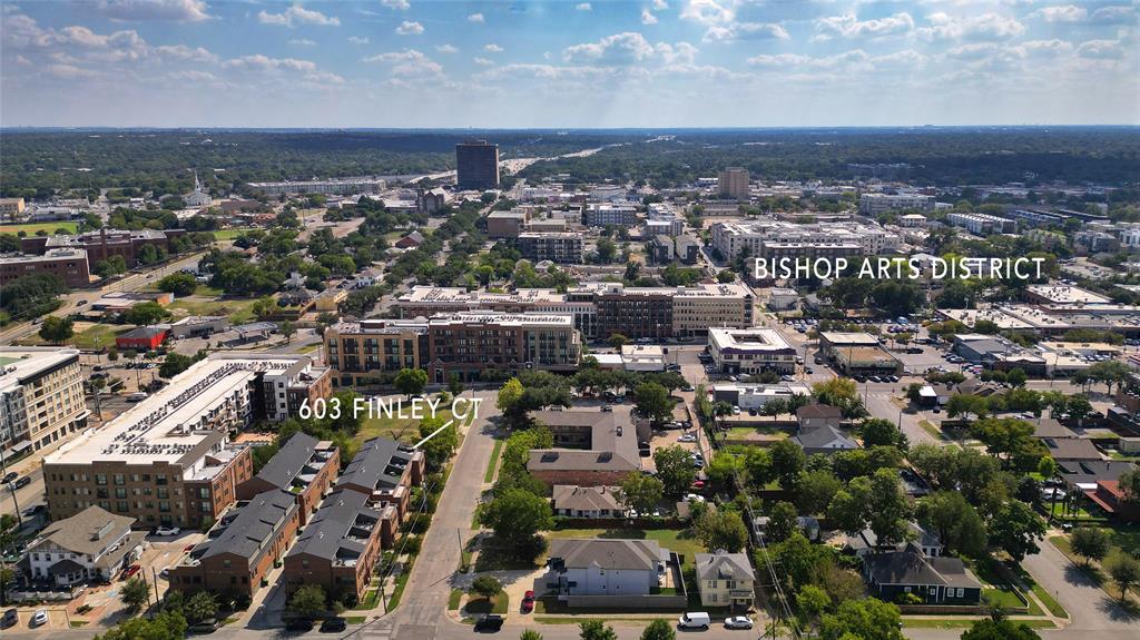 603 Finley Court Dallas, TX 75208 - Photo 35 of 40 a view of a city
