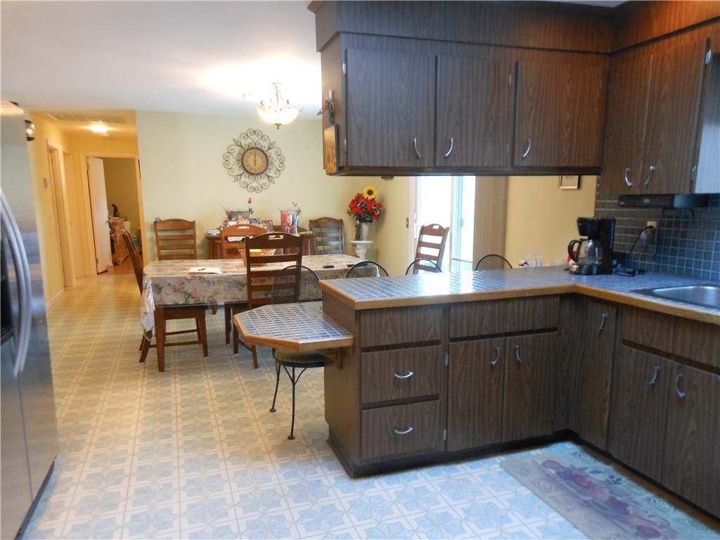17 Hawthorne Road Smithfield, RI 02828 - Photo 15 of 22 Kitchen with view of dining area