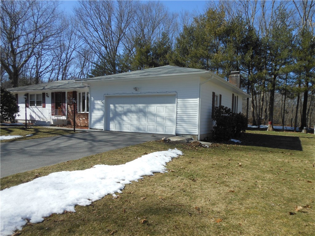 17 Hawthorne Road Smithfield, RI 02828 - Photo 2 of 22 Exterior Front
