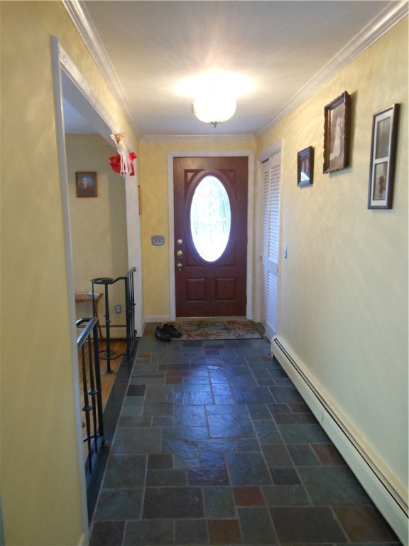17 Hawthorne Road Smithfield, RI 02828 - Photo 7 of 22 Main entrance hallway