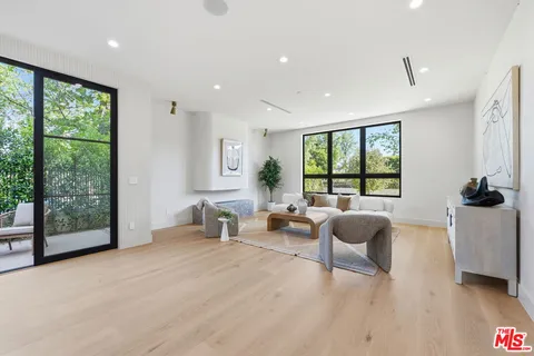 $4,095,000 | 16643 Addison Street, Encino, CA 91436