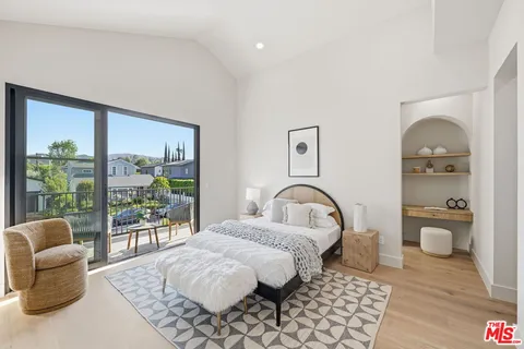 $4,095,000 | 16643 Addison Street, Encino, CA 91436