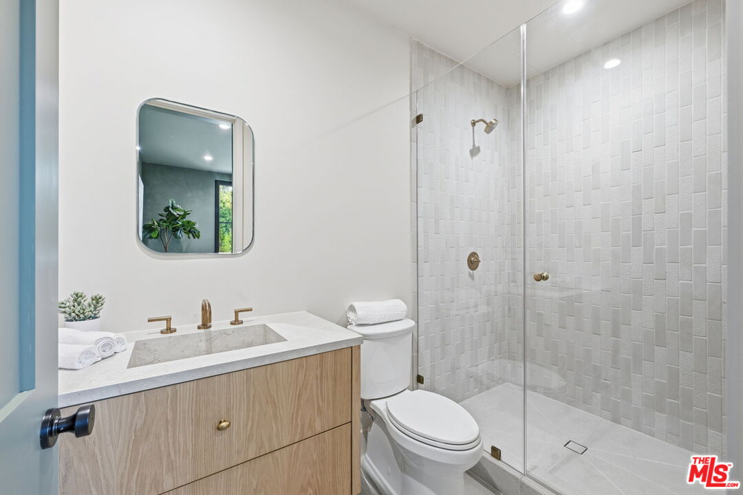 16643 Addison Street Encino, CA 91436 - Photo 20 of 32